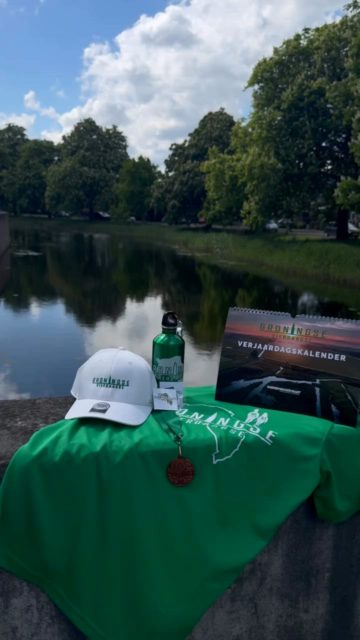 & trotse merchandisepartner van de @groningse4daagse 🚶‍♂️

Van 4 t/m 7 augustus wandelen duizenden deelnemers weer door onze mooie provincie. En ook dit jaar mogen wij de officiële merchandise verzorgen 🙌 

Sterker nog: ook bij de toekomstige edities zijn we erbij als vast merchandise partner!

Kun je niet meelopen, maar wil je toch een item scoren? De collectie is ook beschikbaar voor niet wandelaars. Je vindt de shop via de link in bio 👀

Mis je nog iets in de collectie? Laat je idee achter in de reacties ⬇️

#groningse4daagse #merchandise #wandelen #ontdekgroningen